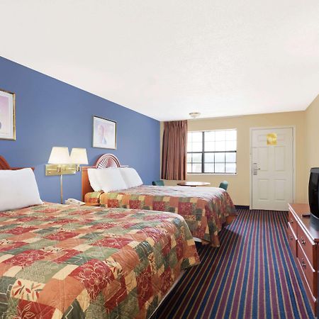 Days Inn By Wyndham Downtown-Nashville West Trinity Lane Eksteriør billede
