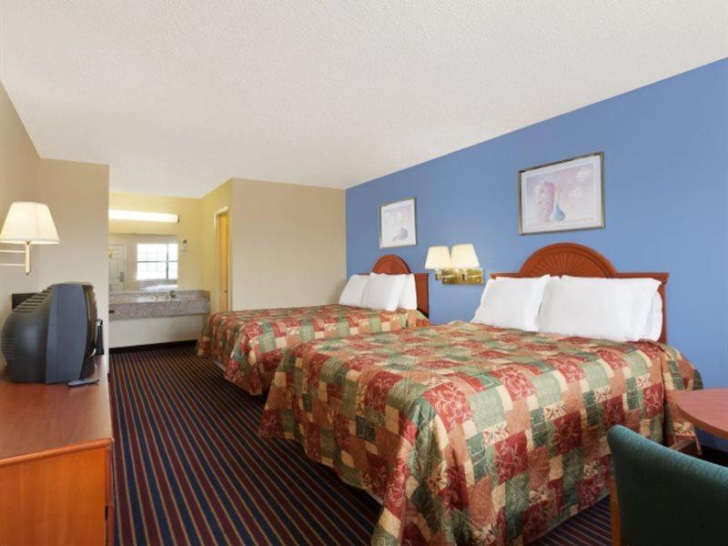 Days Inn By Wyndham Downtown-Nashville West Trinity Lane Eksteriør billede