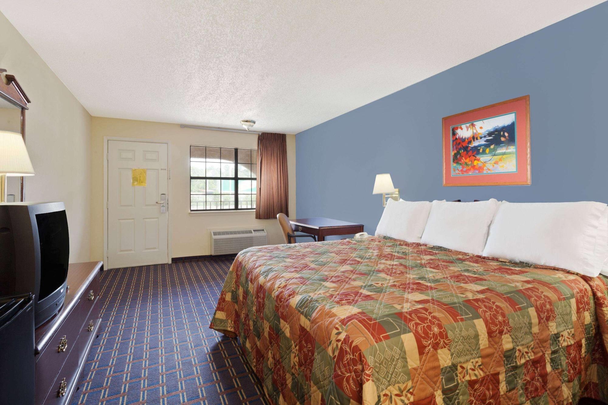 Days Inn By Wyndham Downtown-Nashville West Trinity Lane Eksteriør billede
