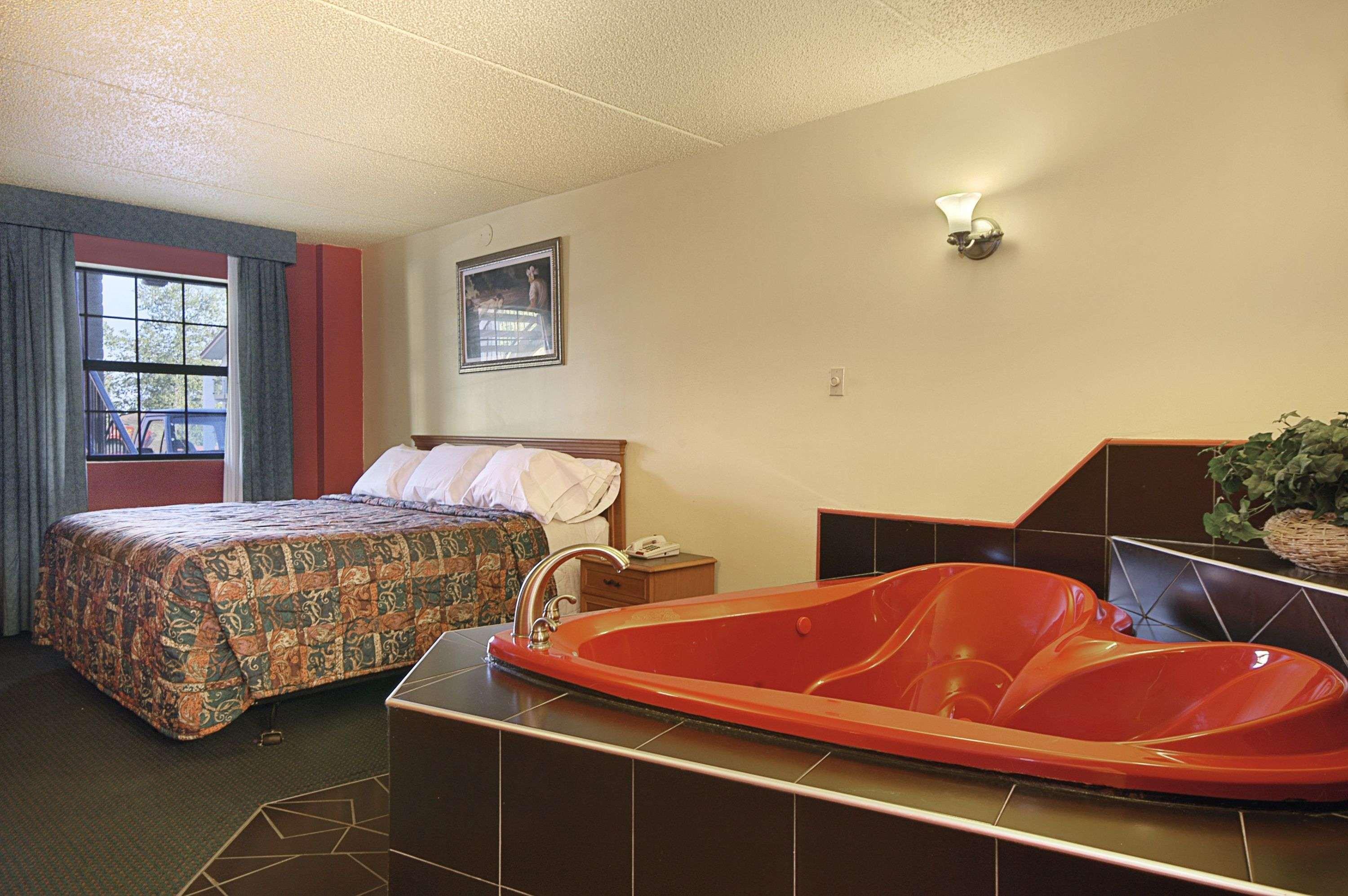 Days Inn By Wyndham Downtown-Nashville West Trinity Lane Eksteriør billede